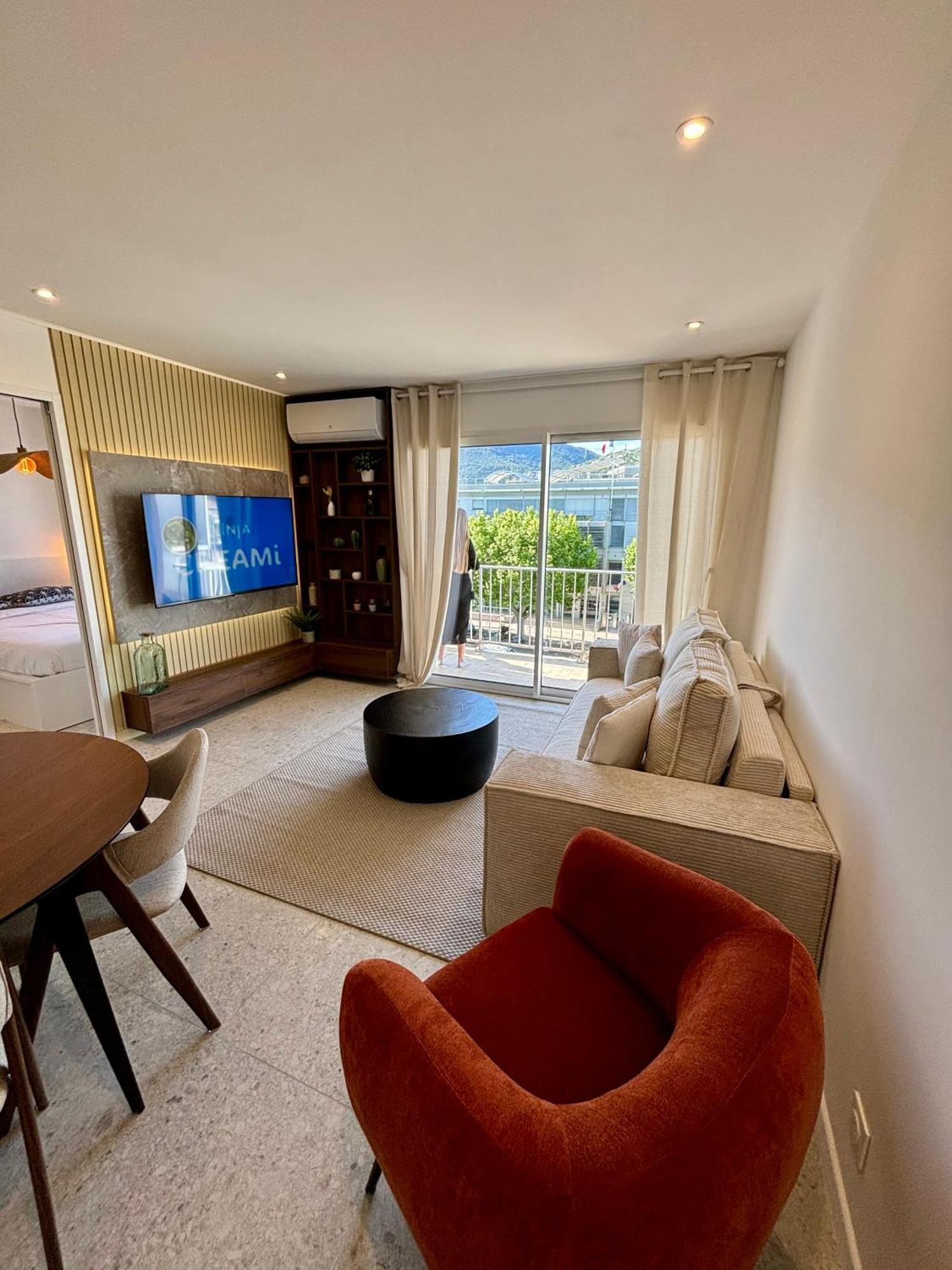 Appartement 5*, Vue Mer Et Acces Plage Cavalaire-sur-Mer Exteriör bild